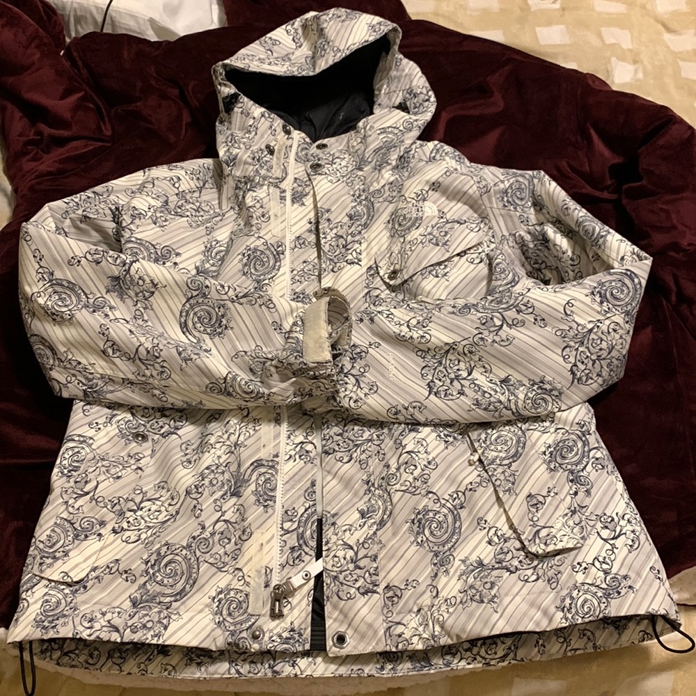 North Face Womens Hyvent waterproof lightweight jacket